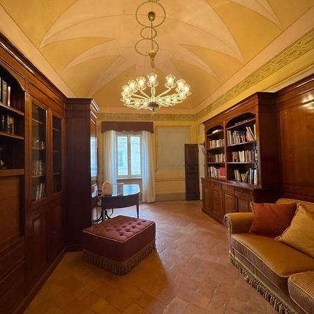Urbino Apartments - Palazzo Paltroni Studio Экстерьер фото